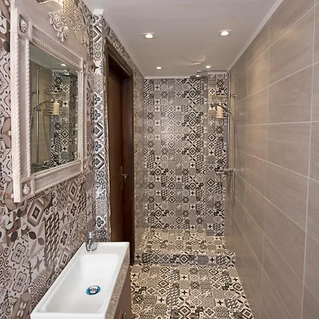 Arionos - Old Town *