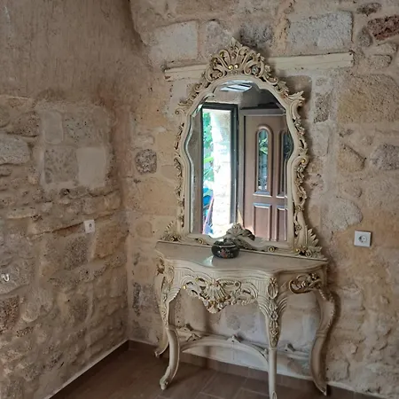 Arionos - Old Town Rhodes City